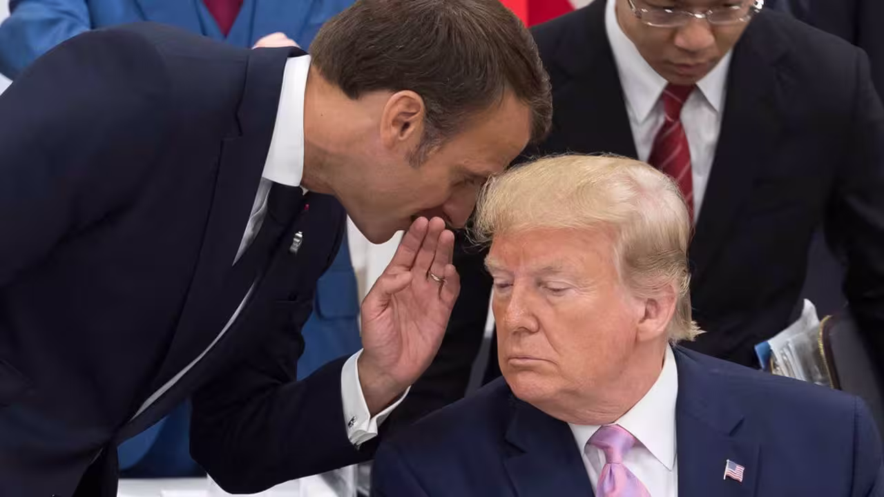 « Ne le dis pas à la population Donald, je t’en supplie » : Emmanuel Macron mis à nu par Donald Trump