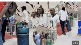 AIBD – Après son passage au PJF, Wally Seck quitte le Sénégal, la tête sur les épaules. Regardez (…)