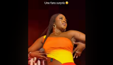 Robe moulante, énergie débordante : Mia Guissé choque au Mali (vidéo)