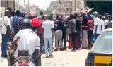 Pikine : Ndèye Rokhaya surprise dans la chambre conjugale de Mansour, sa famille vilipendée au mégaphone